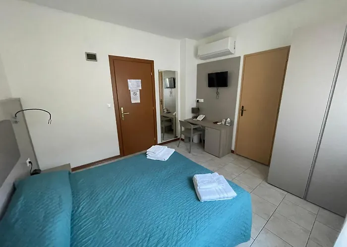 Augusta Ξενοδοχείο 3*